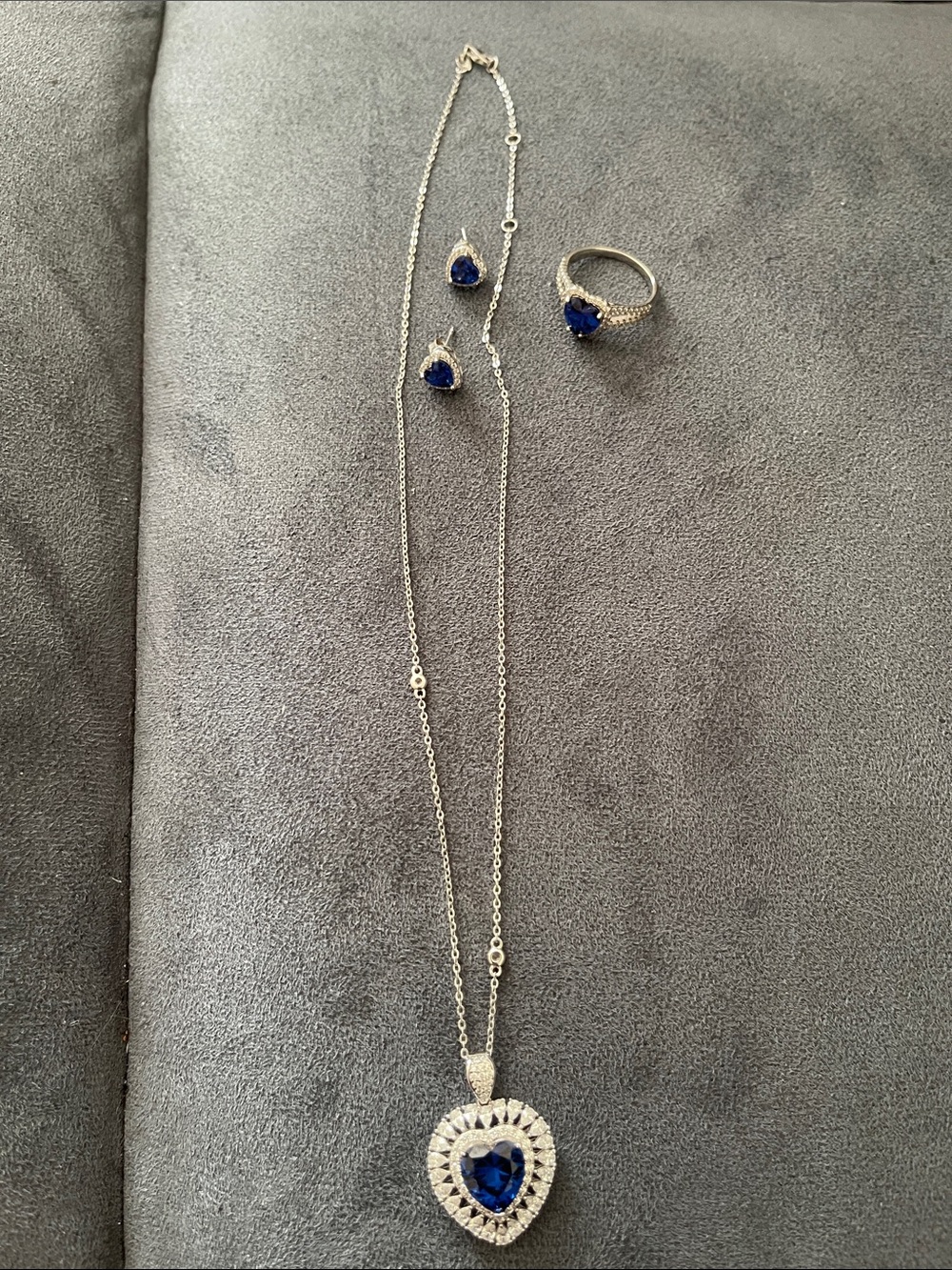 Elegant Heart Sapphire Pendant Necklace Set - Blue